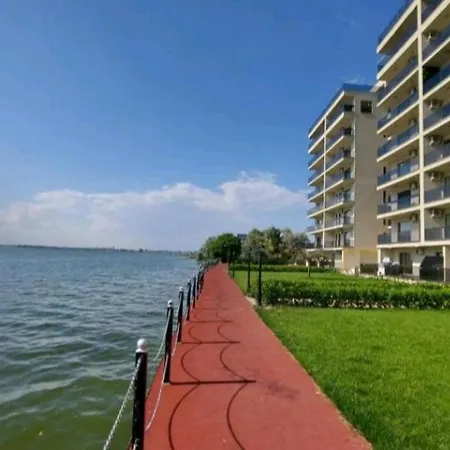 Solid Stunning Apartamento Mamaia